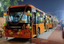 नोएडा में नई बस सेवा से बदलेगी शहर की रफ्तार, सफर होगा तेज, सस्ता और सुगम
