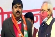 अखिलेश के एक और रिश्तेदार BJP में हुए शामिल, अपर्णा यादव के बाद सपा को लगा एक और झटका