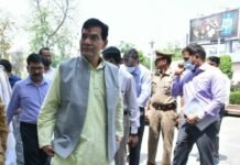 एक्शन में नगर विकास मंत्री एके शर्मा, काम के बदले अफसरों को मिली प्रशंसा