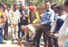 पार्षद निधि से मनोज गोयल ने सेक्टर 1 में कराया बॉथरूम का निर्माण