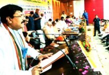 बेसिक शिक्षा सरकार की प्राथमिकता शिक्षा में सुधार: दिनेश शर्मा