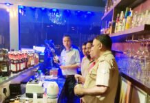 इंदिरापुरम में बिना लाइसेंस के परोसी जा रही थी शराब, मैनेजर, अकाउंटेंट समेत चार गिरफ्तार