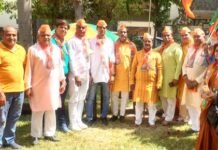 ब्रिज विहार में भाजपाईयों ने धूमधाम से मनाया 42वें स्थापना दिवस