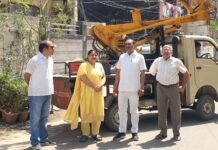 पार्षद ने कौशांबी की सोसायटी को बनाया अंधेरा मुक्त
