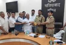 एसएसपी से मिला दागी सर्राफा कारोबारी के नेतृत्व में प्रतिनिधिमंडल