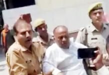 24 दिन से लापता छात्रा: थाना प्रभारी व चौकी प्रभारी पर गिरी गाज, निलंबित