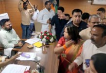 निगम बैठक में ठेकेदारों पर महाभारत, कुछ पार्षदों ने लगाए भ्रष्टाचार के आरोप तो कुछ पार्षदों ने कहा जल्द करो भुगतान