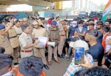 अग्निपथ योजना: दुहाई में प्रदर्शनकारी युवाओं को एसपी ग्रामीण ने पढ़ाया पाठ