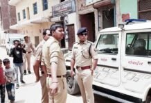 ड्रोन कैमरों-पुलिसफोर्स की मुस्तैदी में जुमे की नमाज संपन्न