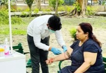 कविनगर जी ब्लॉक स्थित रानी लक्ष्मी बाई पार्क में स्वास्थ्य जांच शिविर का आयोजन