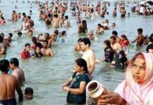 गंगा दशहरा पर छोटा हरिद्वार में उमड़ी श्रद्धालुओं की भीड़