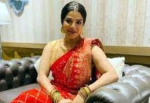 कैश के बीच ऐश करती रही बेटी, बीमार मां पुश्तैनी मकान में काट रही समय