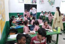 फिर निरीक्षण पर निकले बीएसए, डयूटी से नदारद मिले 13 शिक्षक, अपनाया कड़ा रूख