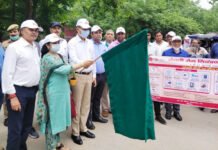 संचारी रोगों से बचाव के लिए गंदगी को रखें दूर: डीएम