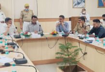 प्राथमिकता के आधार पर पात्र व्यक्तियों को दिलाएं योजना का लाभ: नरेन्द्र कश्यप