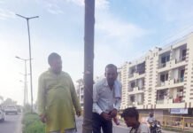 भाजपा नेता रघुनदंन भारद्वाज के प्रयासों से भाटिया मोड़ की लाइट हुई ठीक