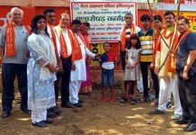 इंदिरापुरम में ऑक्सीजन प्रदाता पौधों का रोपण