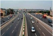 योगी सरकार का वाहन स्वामियों को तोहफा, यूपी से एनसीआर में जाने पर अब रोड टैक्स नहीं