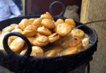 सिर्फ आठ रुपए पर कलह, दुकानदार पर ग्राहक ने उड़ेल डाला खौलता तेल