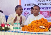 गाजियाबाद में नगर निकाय कर्मचारियों ने भरी हुंकार, नौकरी पर बहाल करने की मांग