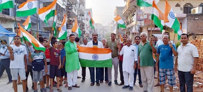 Gha-Ghar-Tiranga-abhiyan-raghunandan-bhardwaj (1)