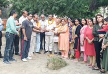 कौशांबी के बदहाल पार्क को संवारने में जुटे पार्षद
