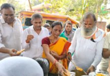 गणपति विसर्जन से पूर्व पार्षद कुसुम सिंह ने किया भंडारे का आयोजन
