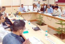 प्रशासन का मूल उद्देश्य नागरिकों को सशक्त बनाना: डीएम