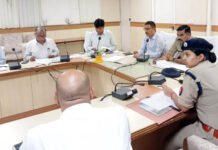 अपराध पर अंकुश: बख्शे न जाएं अपराधी, करें कड़ी कार्रवाई: डीएम
