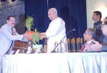 डॉ पीएन अरोड़ा ने मुख्यमंत्री नवीन पटनायक को किया सम्मानित