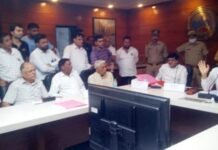 किसानों ने जीडीए वीसी से की वेवसिटी डीपीआर से मुक्त करने की मांग