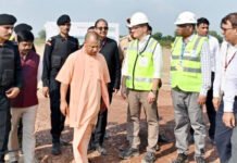 सीएम योगी ने लिया प्रधानमंत्री के ग्रेटर नोएडा आगमन की तैयारियों का जायजा