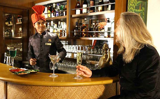 maharaja-express-liquar-baar