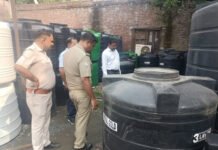 आबकारी विभाग का अभियान, ट्रांसपोर्ट गोदामों और बंद फैक्ट्रियों में ढूंढी गई अवैध शराब
