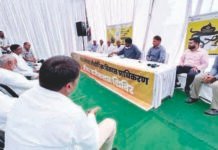 शिविर में सीवर कनेक्शन लेकर घर और आसपास बनाएं स्वच्छ-एसीईओ