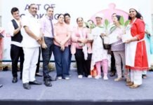 निगम पार्षद मनोज गोयल और डीजीएम ने कैंसर प्रतिभागियों को दिए अवार्ड
