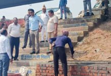 नगर आयुक्त ने छठ घाटों का लिया जायजा, कार्य में तेजी लाने के निर्देश