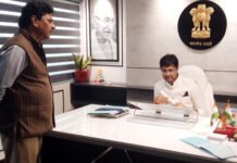 प्रकाश व्यवस्था पर नगर आयुक्त हुए सख्त, खराब लाईटों को ठीक करने के निर्देश