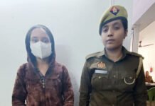 सुंदर हसीना शादी समारोह में मेहमान बनकर चुराती थी बरातियों का किमती सामना व गहने