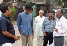 सुबह सुनी समस्या, शाम को निस्तारण के लिए मौके पर पहुंचे नगर आयुक्त