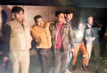 डकैती में फरार चार बदमाश पुलिस मुठभेड़ में गिरफ्तार, लूट का माल बरामद, दो घायल