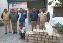 चुनाव में खपाने के लिए खोड़ा बोर्डर को बनाया अवैध शराब का गोदाम