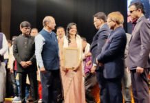 दिव्यांगजनों के सशक्तिकरण के लिए एडीएम प्रशासन ऋतु सुहास को लखनऊ में किया सम्मन्नित