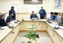 उद्यमियों की समस्याओं एवं शिकायतों को गंभीरता से ले अधिकारी, करें निस्तारण: डीएम