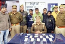 ट्रेन में यात्रियों के किमती सामान चोरी एवं मोबाइल लूटने वाले चार गिरफ्तार