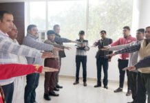अपर मुख्य अधिकारी ने ली सड़क सुरक्षा पर नियमों के पालन की शपथ
