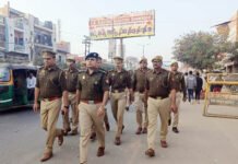 कानून-व्यवस्था को लेकर डीसीपी ग्रामीण ने किया पैदल गश्त, कराया सुरक्षा का एहसास