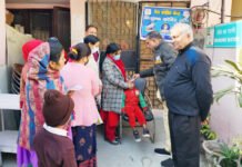 पार्षद मनोज गोयल ने 39 बच्चों को पिलाई विटामिन ए की खुराक