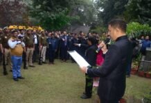 गाजियाबाद के डीएम राकेश कुमार सिंह ने गणतंत्र दिवस पर दिलाई संविधान की शपथ कहा राष्ट्र धर्म सबसे बड़ा धर्म .