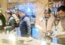 होटल, ढाबों, रेस्टोरेंटों पर सख्ती, आबकारी विभाग ने होटल रेस्टोरेंट्स में मारे छापे